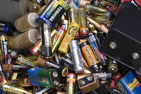 大量锂电池回收_旧电池回收价格_电瓶回收多少钱